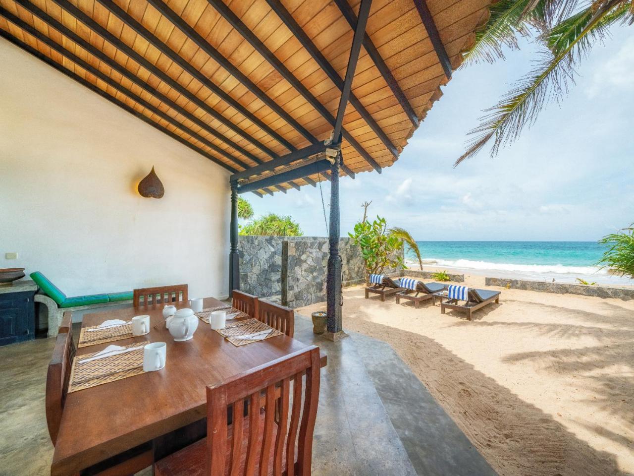 Blue Parrot Beach Villa Ambalangoda  Ngoại thất bức ảnh