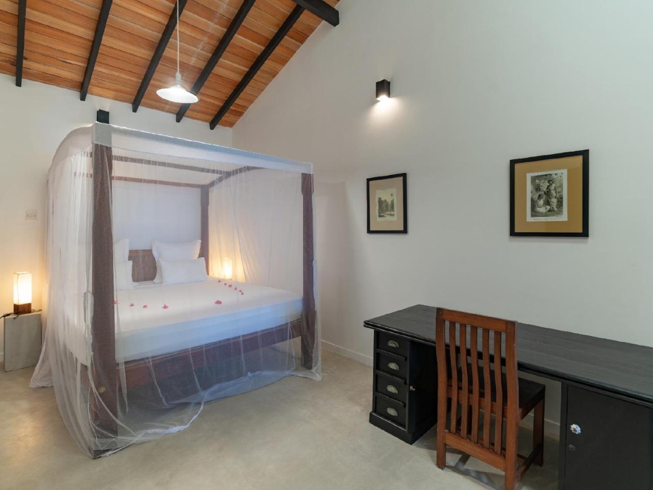 Blue Parrot Beach Villa Ambalangoda  Ngoại thất bức ảnh